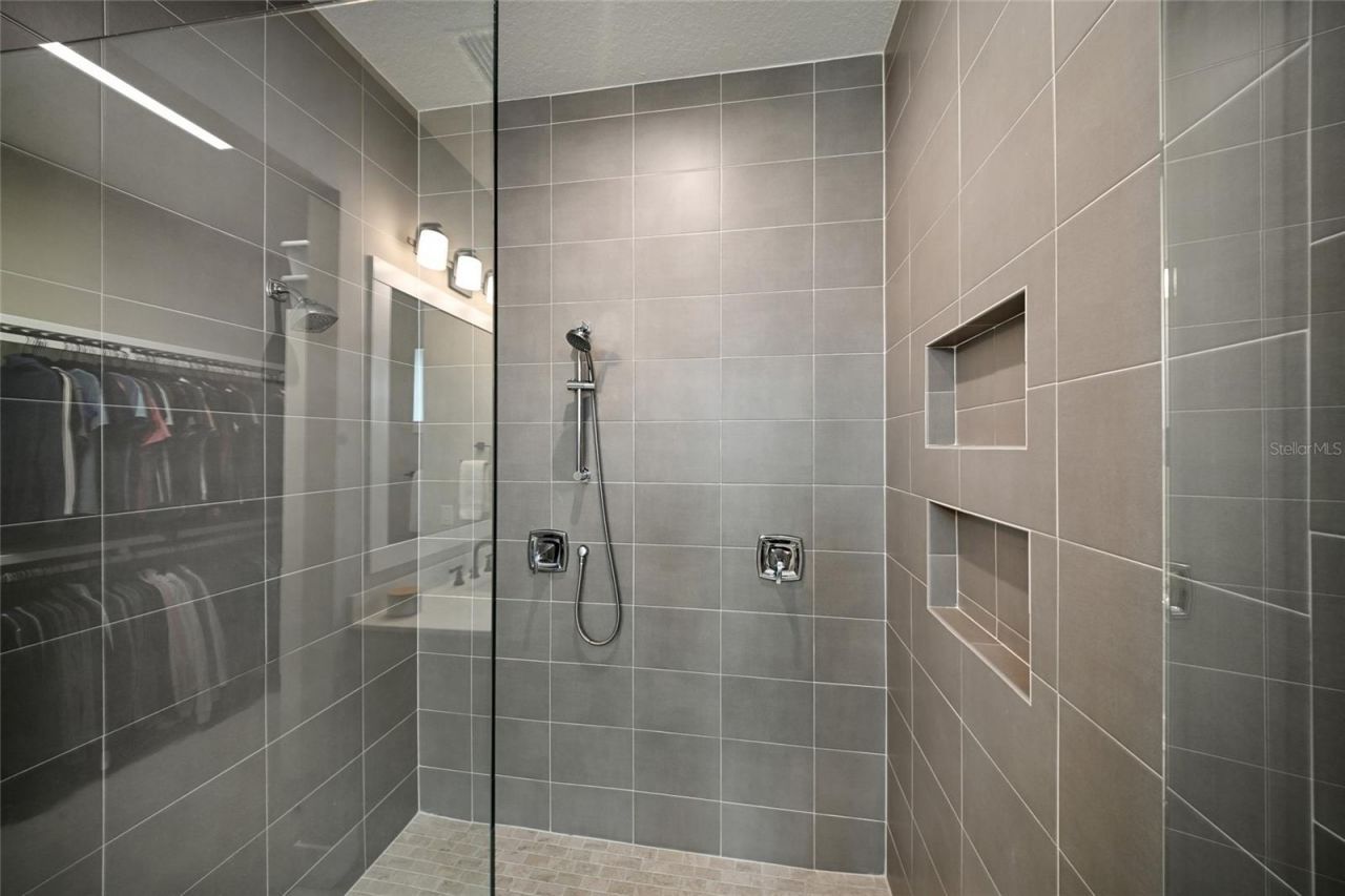 8092 Grande Shores Drive, Sarasota, FL 34240 Photo