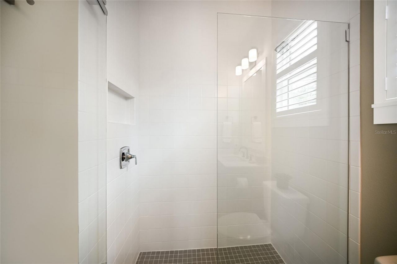8092 Grande Shores Drive, Sarasota, FL 34240 Photo