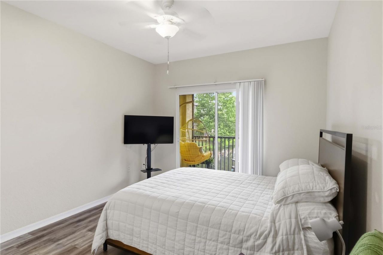 10201 Courtney Palms Boulevard , Unit 204, Tampa, FL 33619 Photo