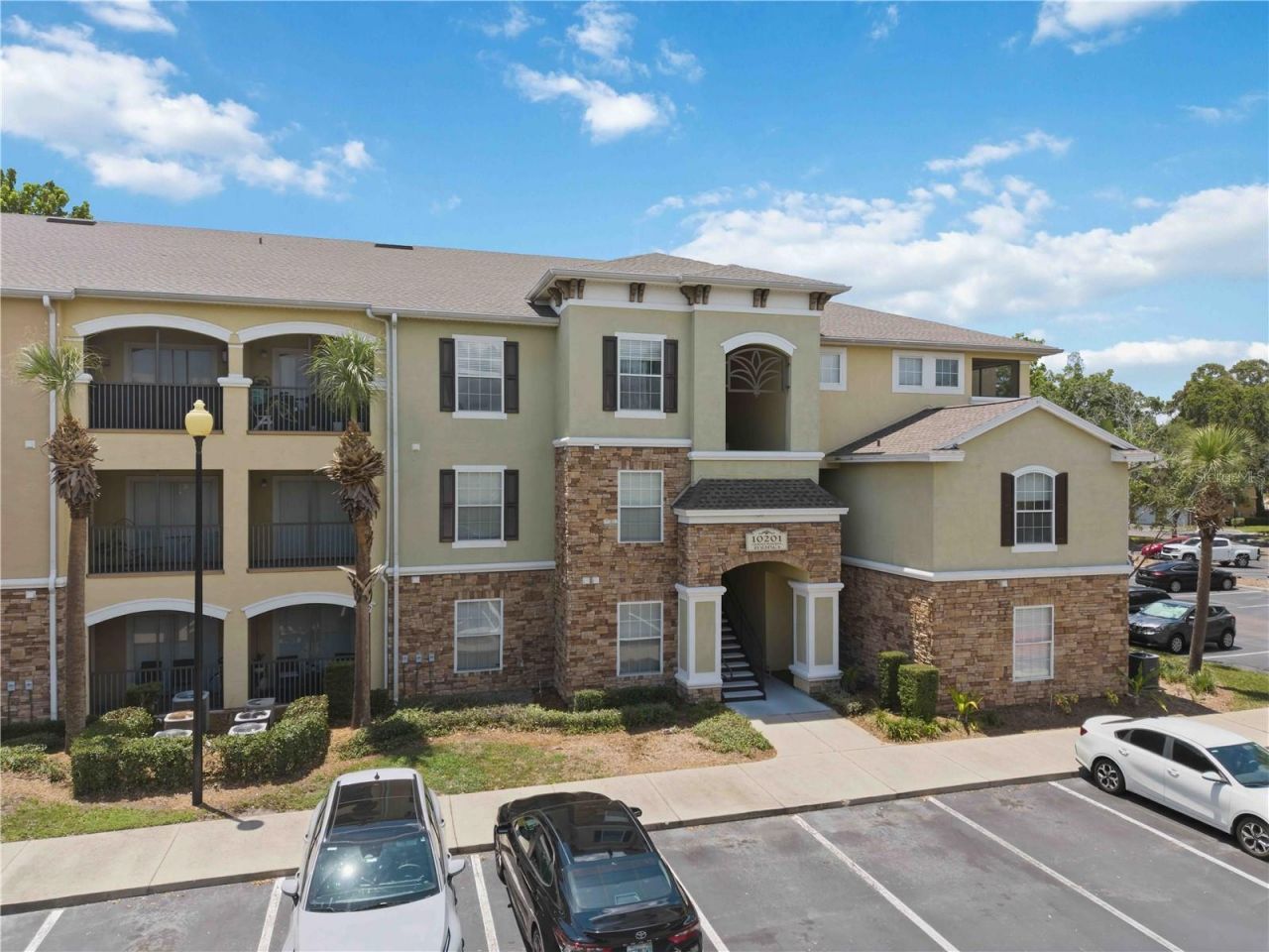 10201 Courtney Palms Boulevard , Unit 204, Tampa, FL 33619 Photo