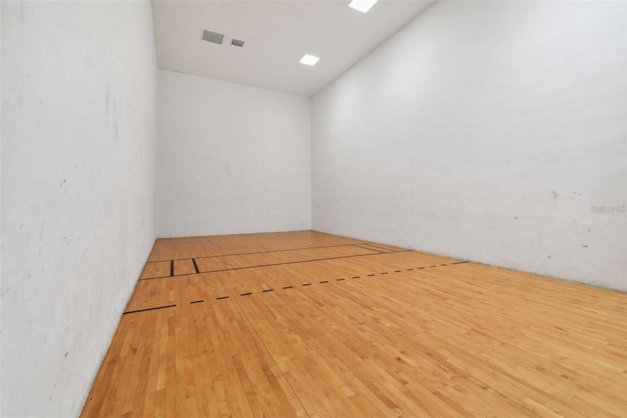 10201 Courtney Palms Boulevard , Unit 204, Tampa, FL 33619 Photo