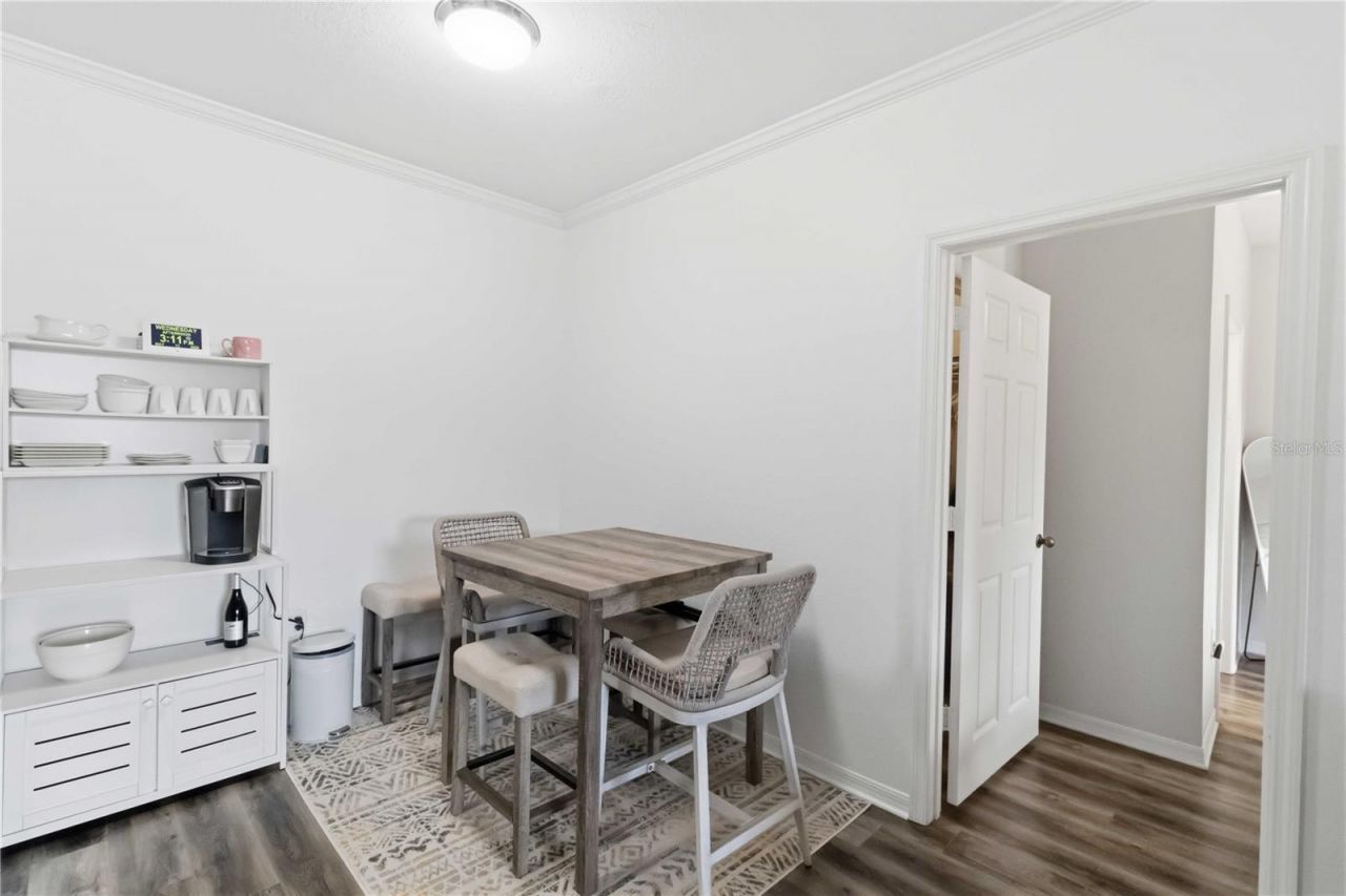 10201 Courtney Palms Boulevard , Unit 204, Tampa, FL 33619 Photo
