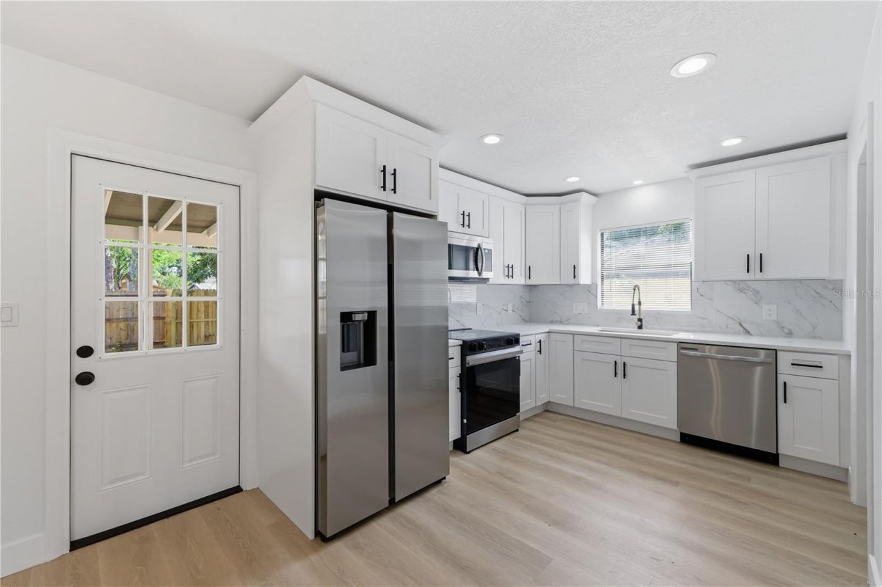 108 Inwood Circle , Brandon, FL 33510 Photo