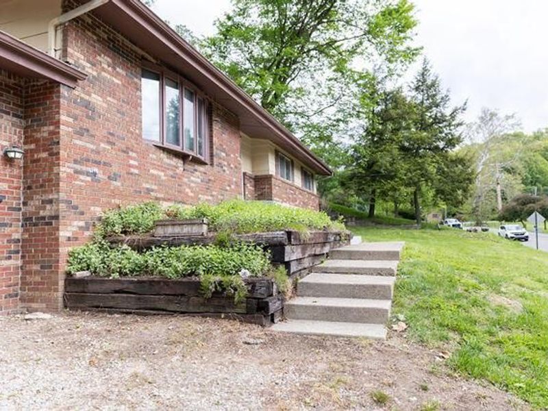 1123 N High Street, Lancaster, OH 43130 Photo 4