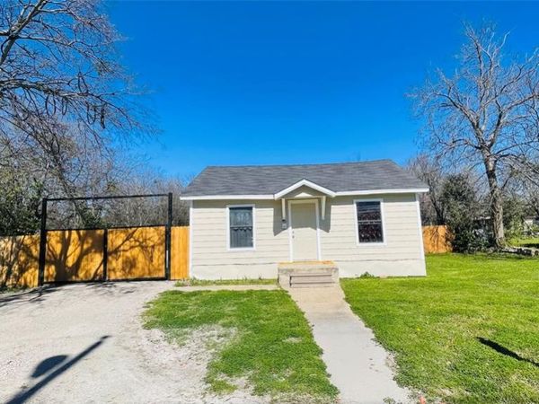 111 Rousseau Street, Waxahachie, TX 75165