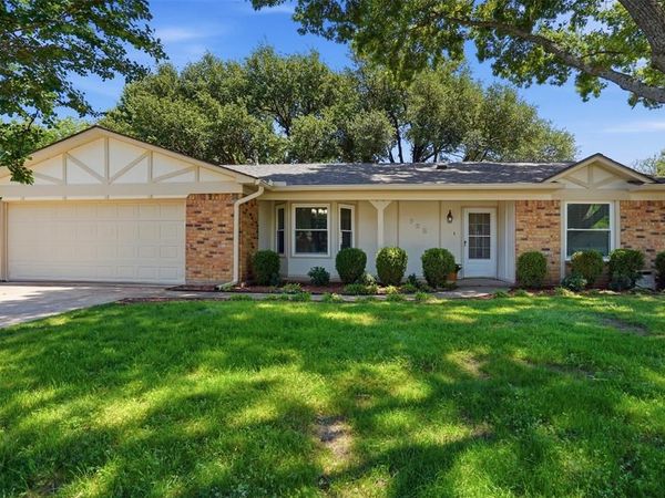 325 Navajo Drive , Keller, TX 76248
