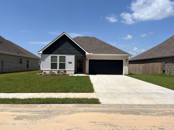 7719 Claymont Circle, Ocean Springs, MS 39564
