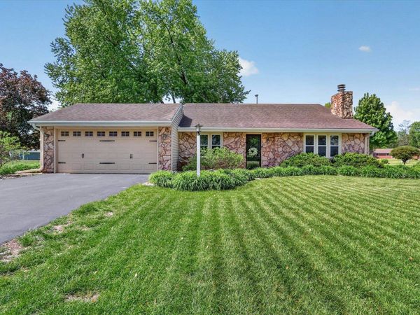 148 Sandhurst Drive, ROCKTON, IL 61072