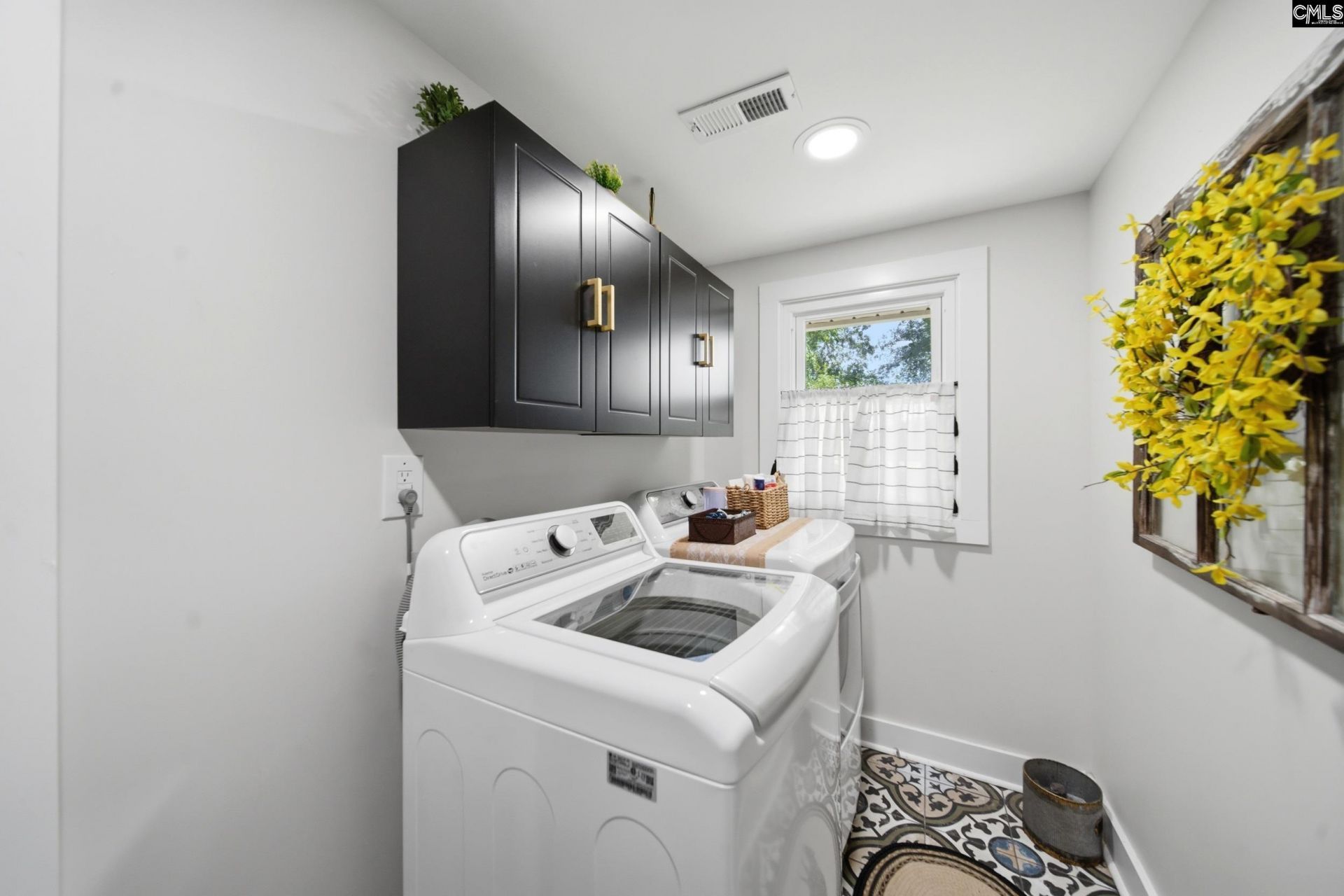 695 Hartzog  Photo 20