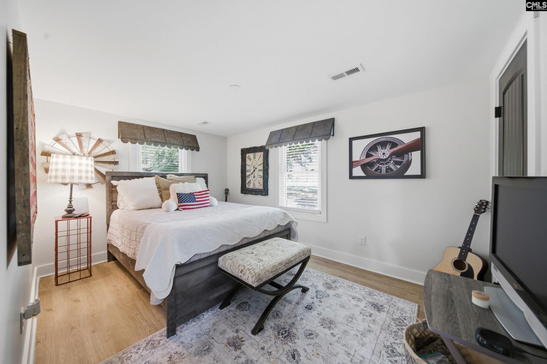 695 Hartzog  Photo 21
