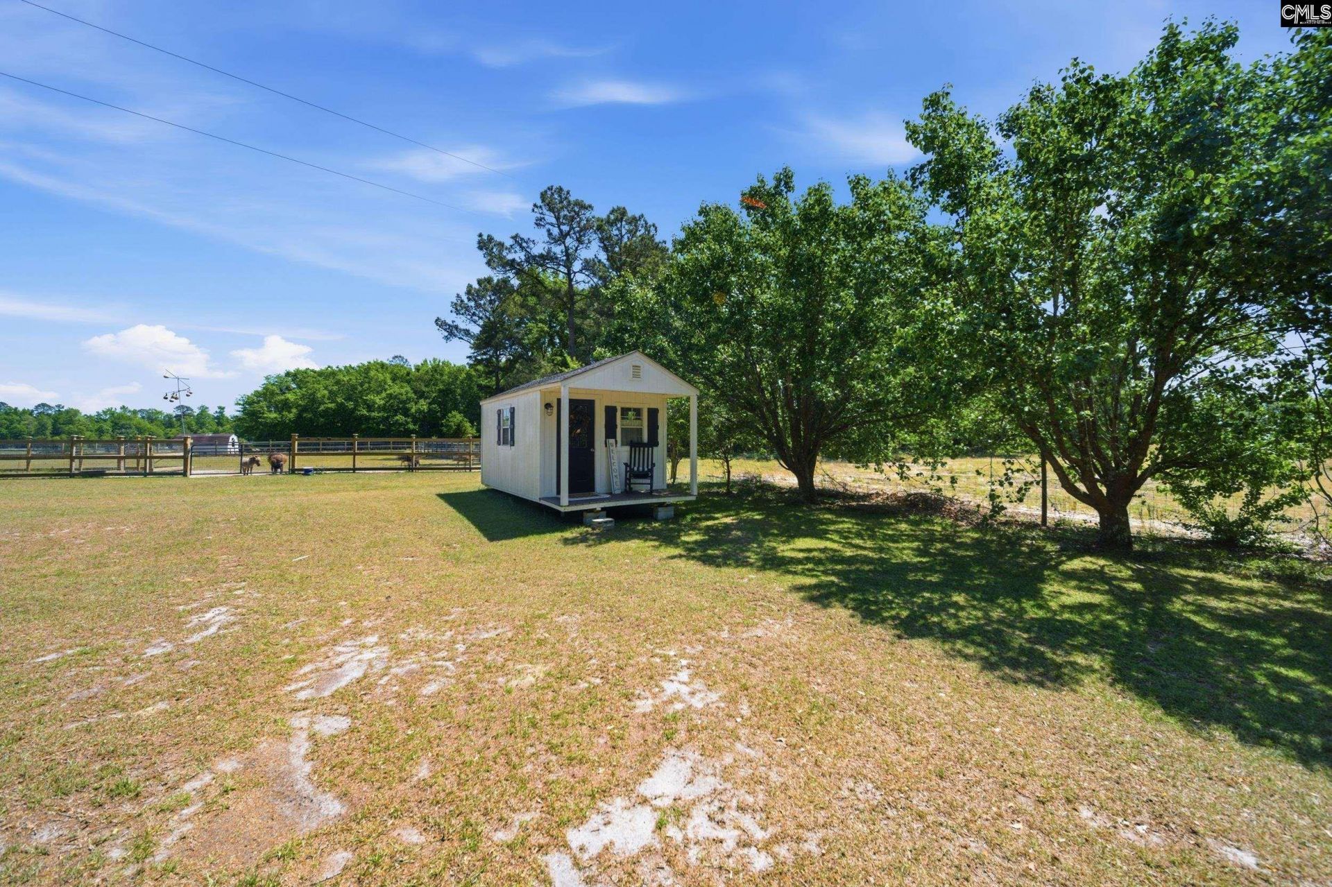 695 Hartzog  Photo 31