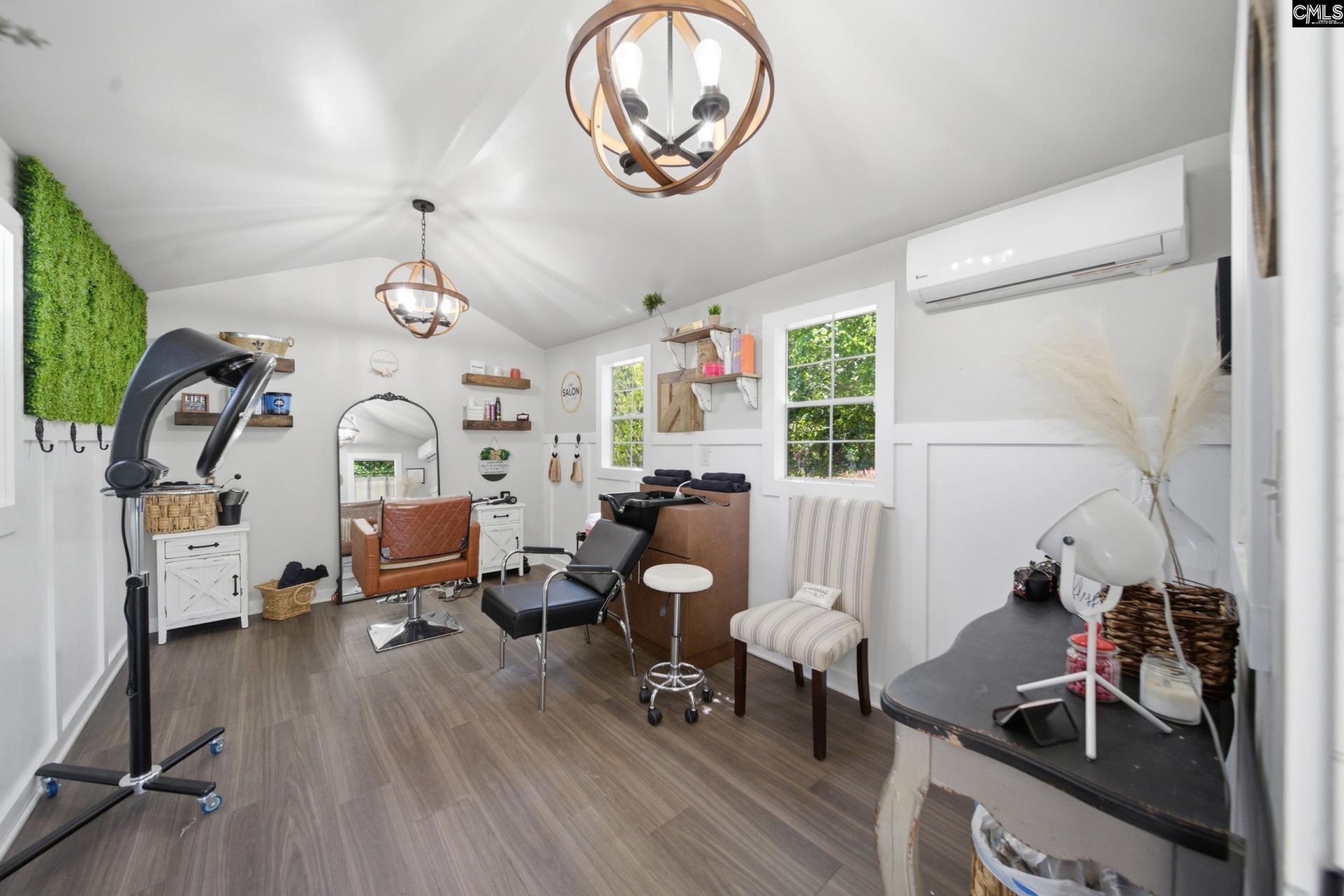 695 Hartzog  Photo 33
