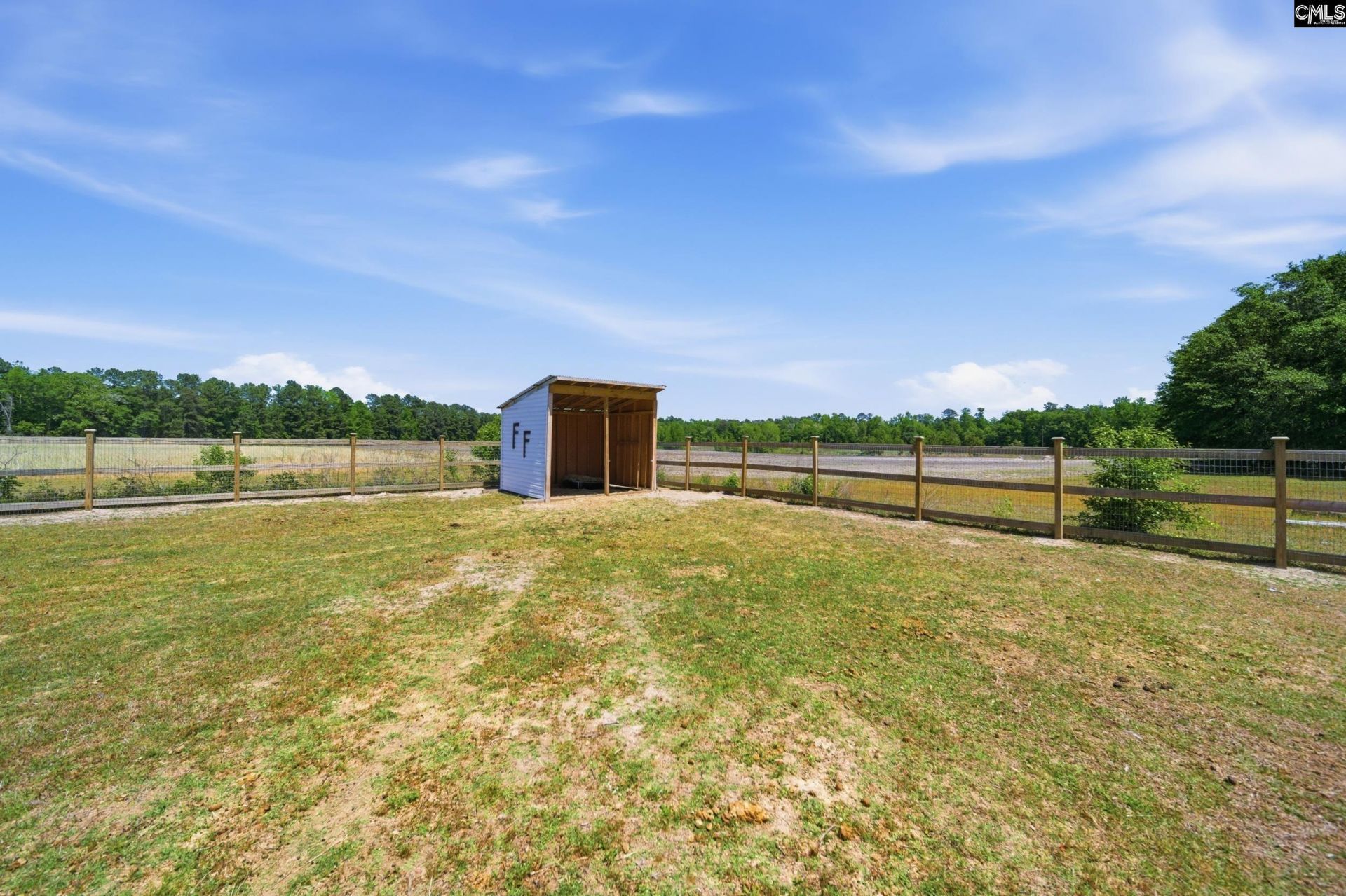 695 Hartzog  Photo 37