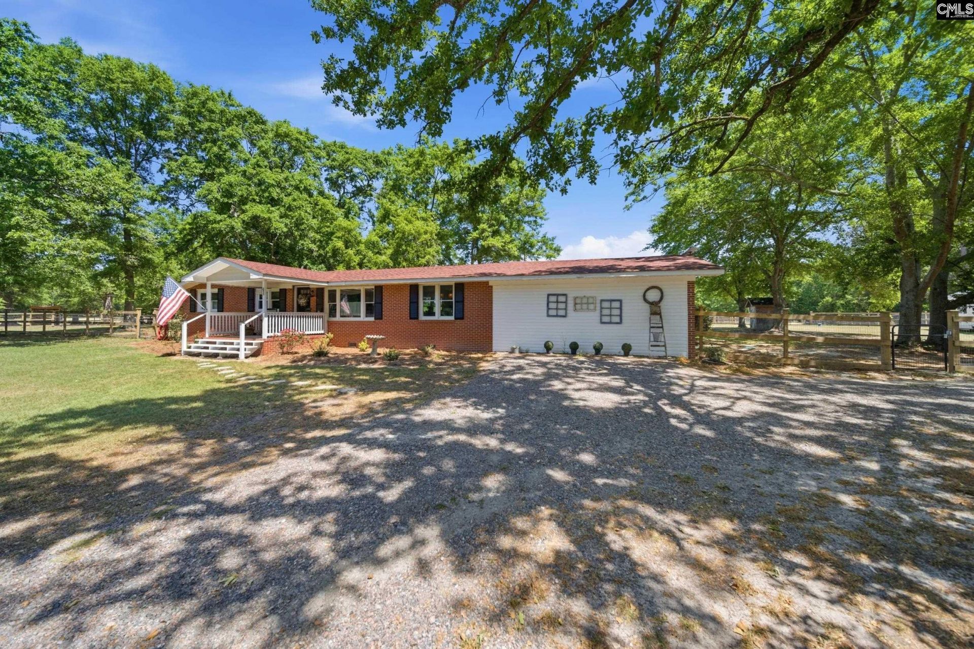 695 Hartzog  Photo 4