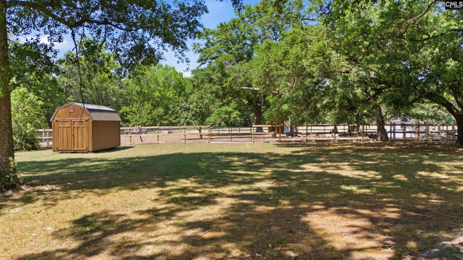 695 Hartzog  Photo 75