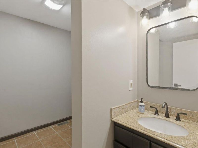 2138 Ohio Avenue, Unit B, Cincinnati, OH 45219 Photo 44