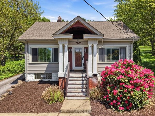 9 Speer Dr, Coraopolis, PA 15108