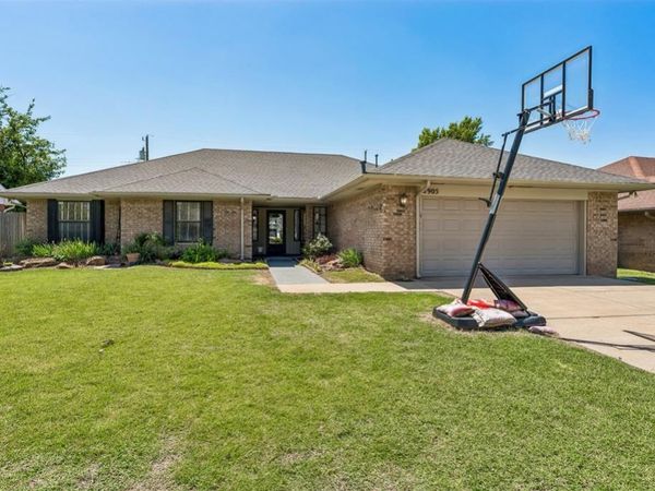 2905 Woodcreek Road, Oklahoma City, OK 73110