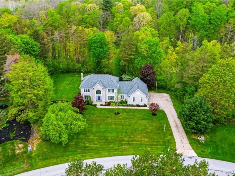 10830 Lakebrook Drive, Kirtland, OH 44094 Photo 2