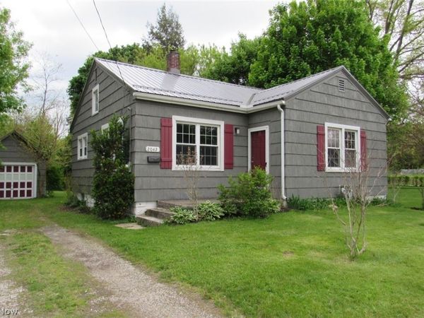 2042 W Prospect Road , Ashtabula, OH 44004
