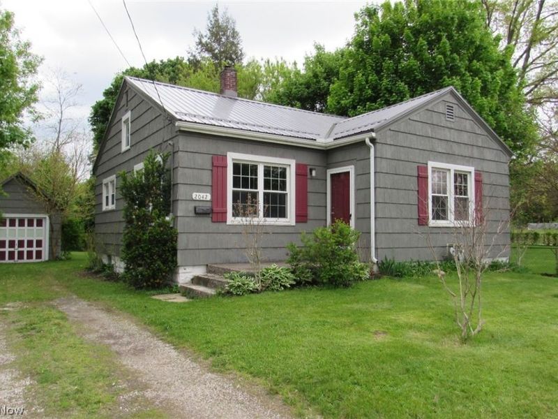 2042 W Prospect Road, Ashtabula, OH 44004 Photo 1