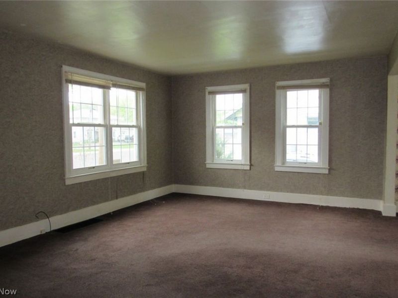 2042 W Prospect Road, Ashtabula, OH 44004 Photo 9