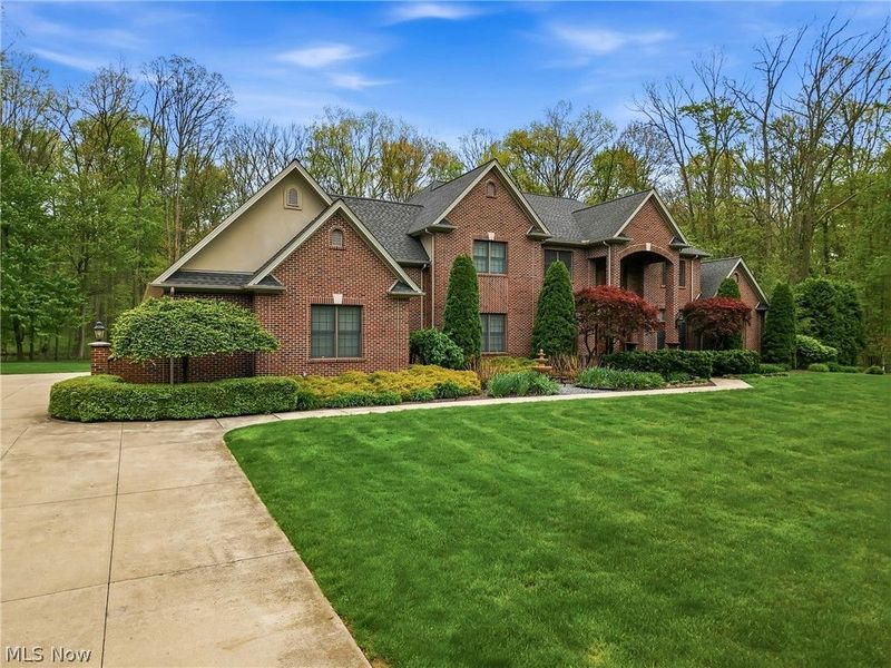 2520 Eastpoint Heights Drive SE, Howland, OH 44484 Photo 2