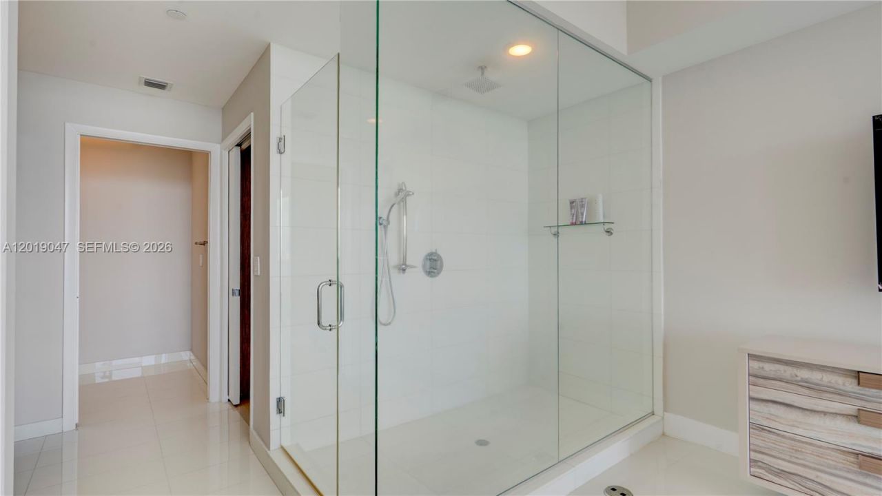 2020 N Bayshore Dr , Unit 1905, Miami, FL 33137 Photo