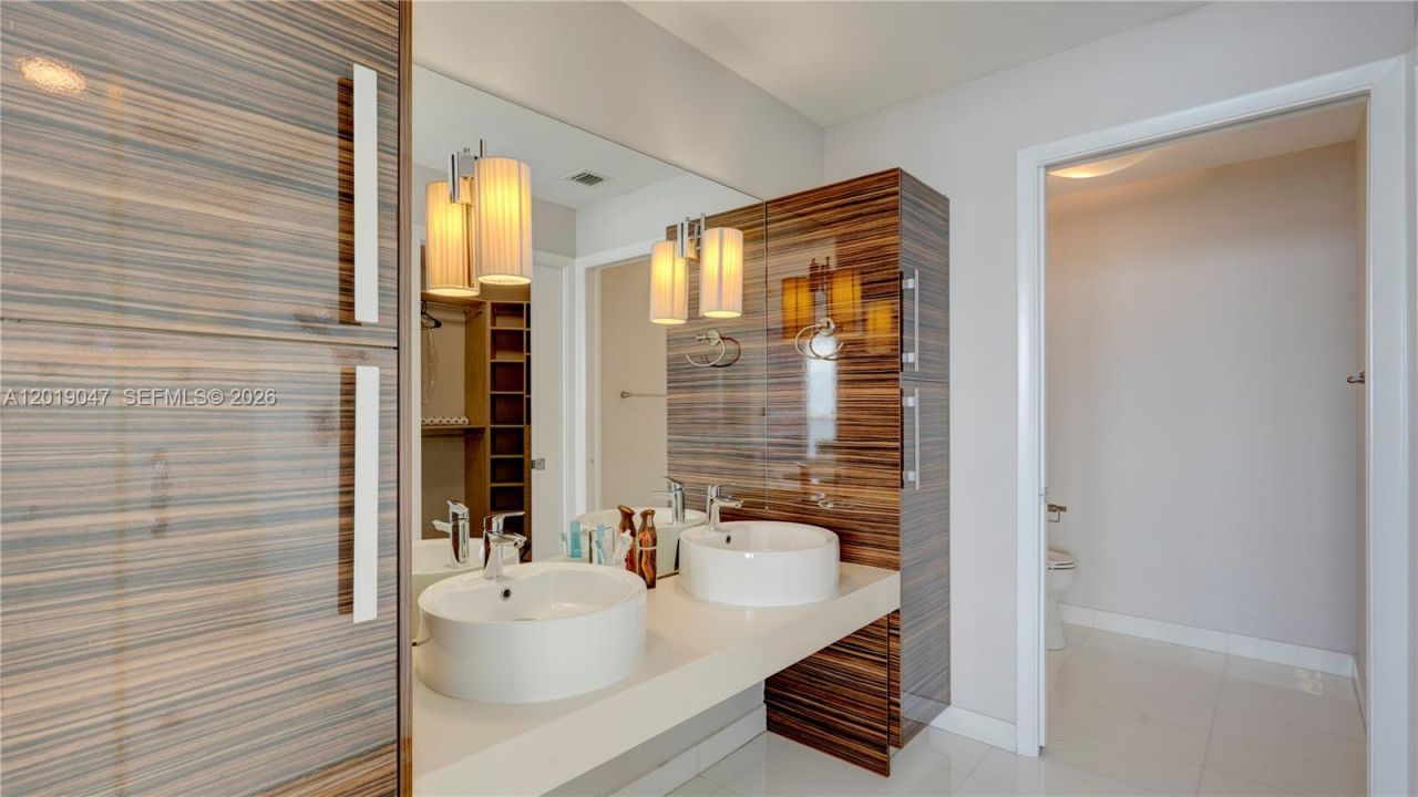 2020 N Bayshore Dr , Unit 1905, Miami, FL 33137 Photo