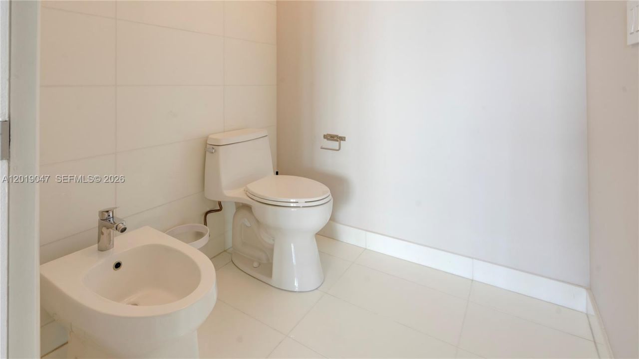 2020 N Bayshore Dr , Unit 1905, Miami, FL 33137 Photo