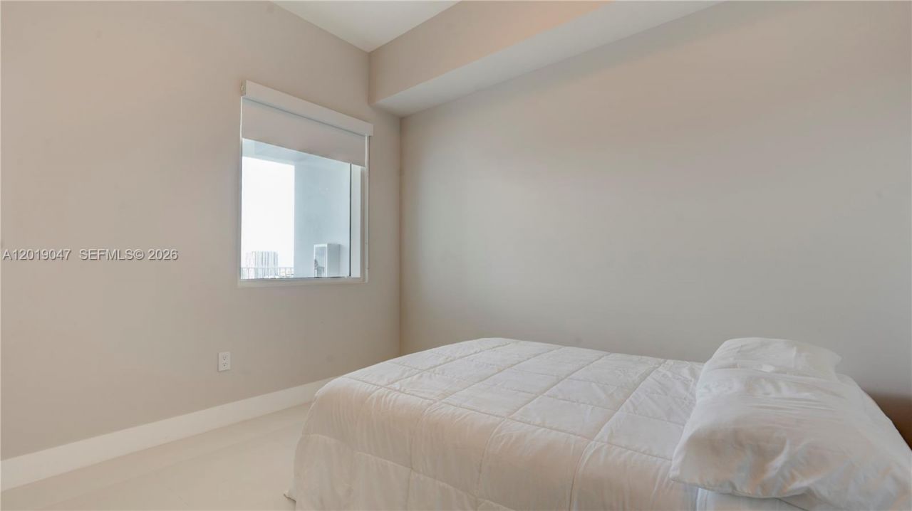 2020 N Bayshore Dr , Unit 1905, Miami, FL 33137 Photo