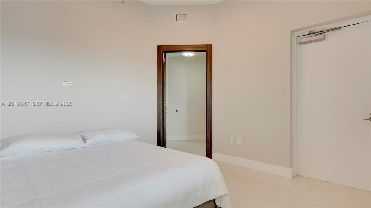 2020 N Bayshore Dr , Unit 1905, Miami, FL 33137 Photo