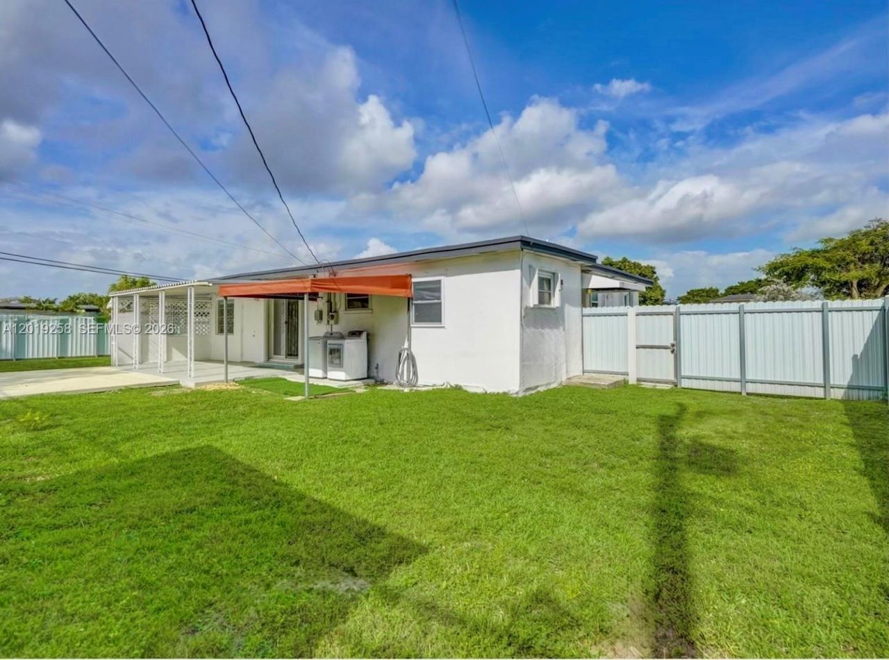 9494 SW 39th St , Miami, FL 33165 Photo