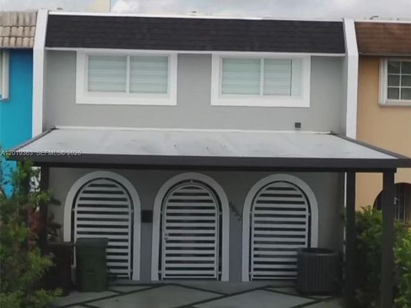 6832 W 2nd Ct , Hialeah, FL 33014