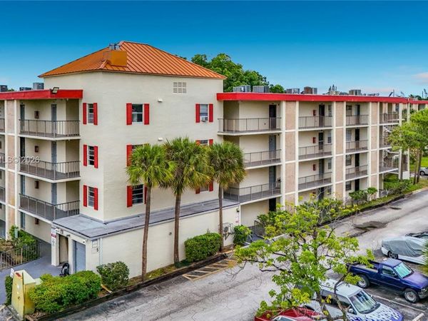 3000 NW 48th Ter , Unit 126, Lauderdale Lakes, FL 33313