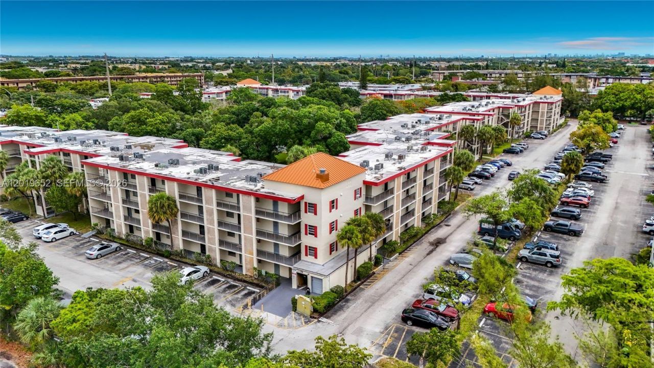 3000 NW 48th Ter, Unit 126, Lauderdale Lakes, FL 33313 Photo