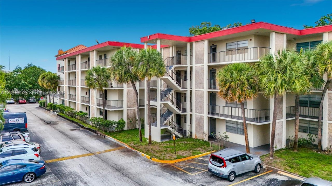 3000 NW 48th Ter, Unit 126, Lauderdale Lakes, FL 33313 Photo