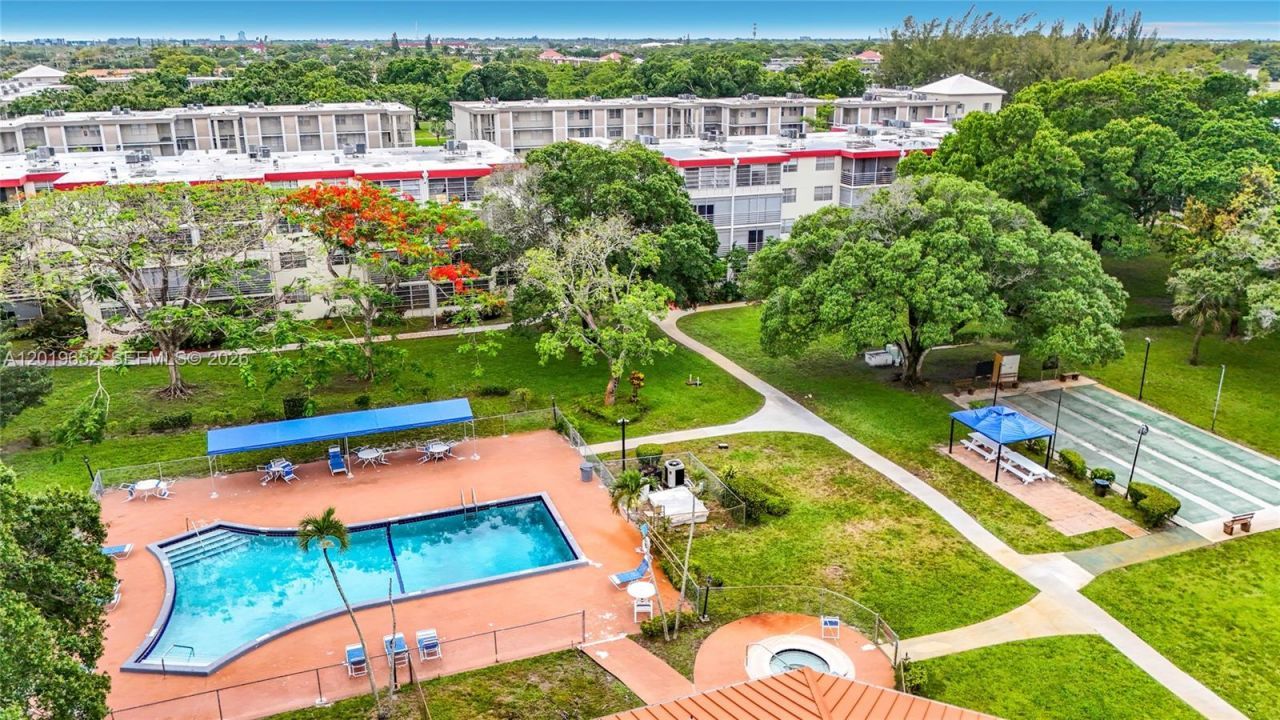 3000 NW 48th Ter, Unit 126, Lauderdale Lakes, FL 33313 Photo