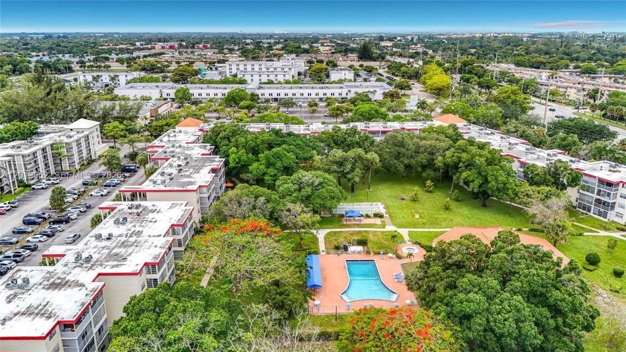 3000 NW 48th Ter, Unit 126, Lauderdale Lakes, FL 33313 Photo