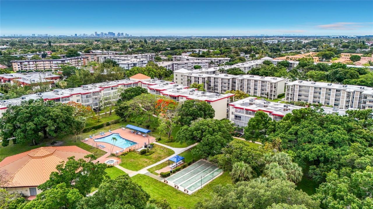 3000 NW 48th Ter, Unit 126, Lauderdale Lakes, FL 33313 Photo