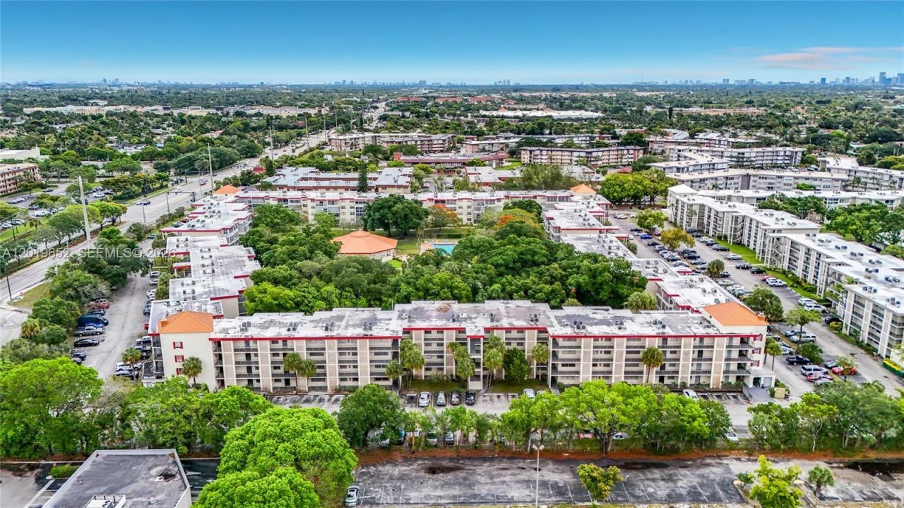 3000 NW 48th Ter, Unit 126, Lauderdale Lakes, FL 33313 Photo