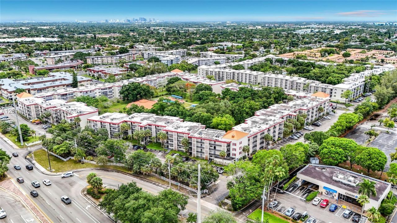 3000 NW 48th Ter, Unit 126, Lauderdale Lakes, FL 33313 Photo