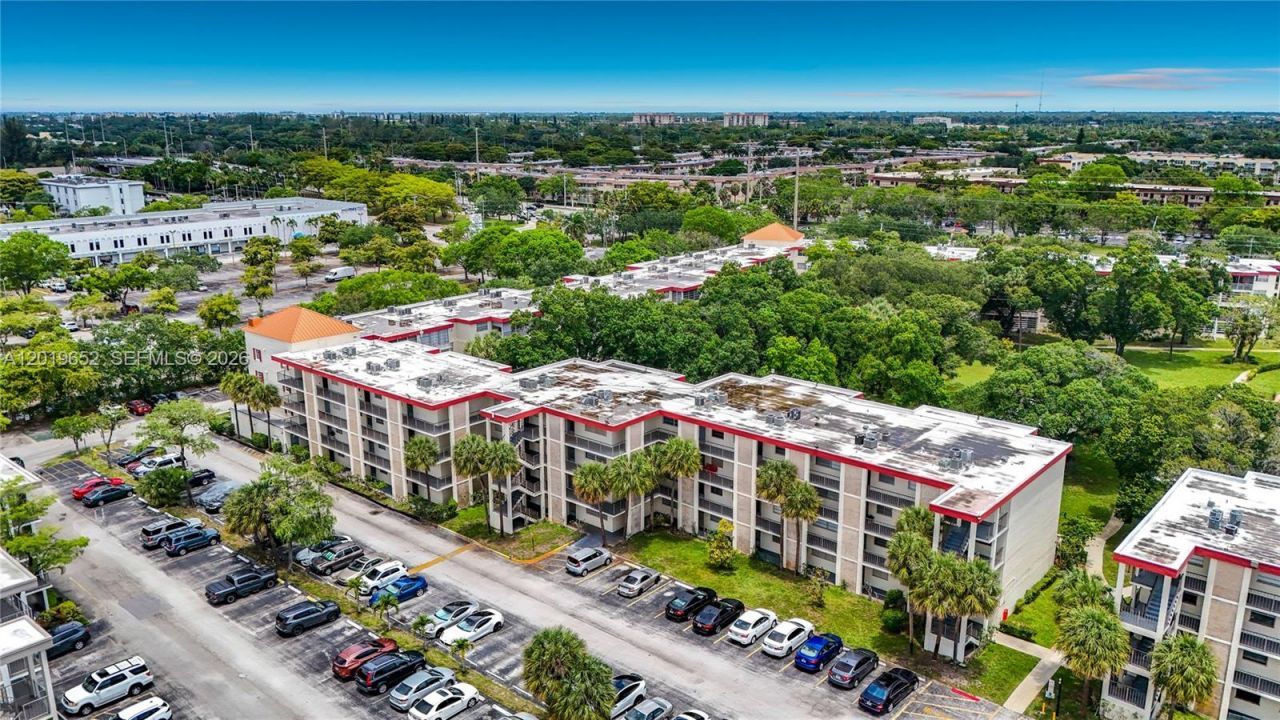 3000 NW 48th Ter, Unit 126, Lauderdale Lakes, FL 33313 Photo