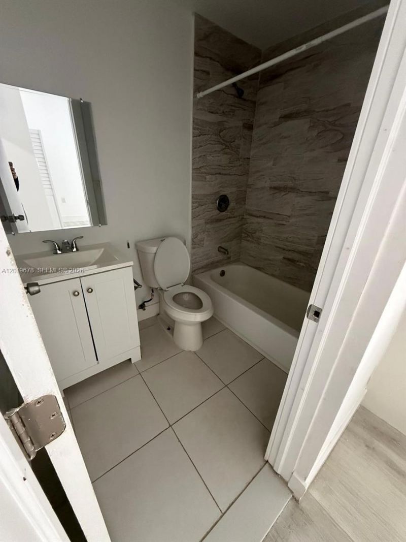 75 Glen Royal Pkwy , Unit 3, Miami, FL 33125 Photo
