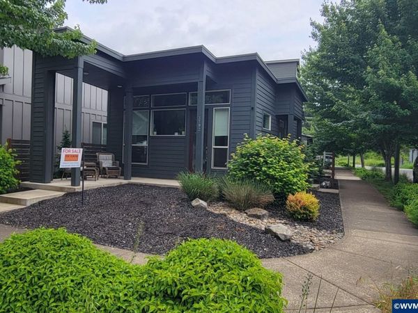 3792 Village Center Dr SE, Salem, OR 97302