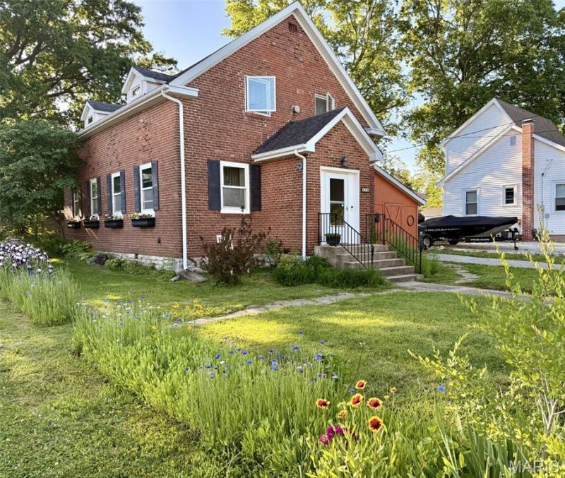 608 S Church Street, Waterloo, IL 62298 Main Photo