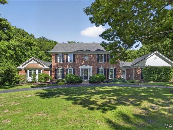 1040 Wellington Terrace, Town and Country, MO 63017