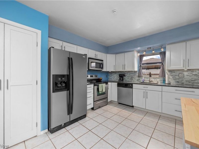 25082 Randall Drive, North Olmsted, OH 44070 Photo 12