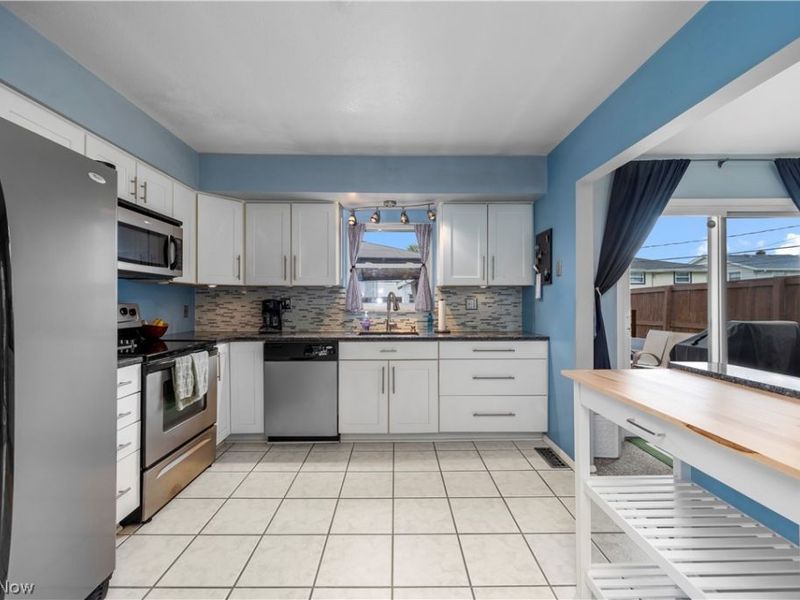 25082 Randall Drive, North Olmsted, OH 44070 Photo 13