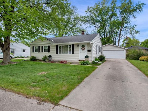 N85W17124 Lee PLACE, Menomonee Falls, WI 53051
